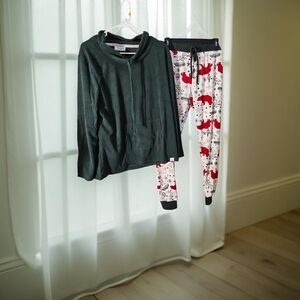 NWT Size Lg BearPaw Kids Pajama Set - Green, Red and White